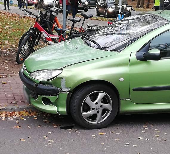 Motocyklista z Niemiec zderzy si z samochodem osobowym. Pomimo blu nie chcia skorzysta z pomocy polskich ratownikw