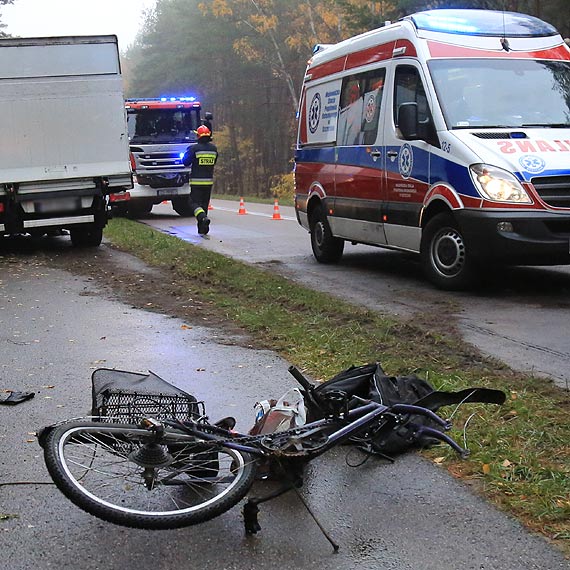 Bardzo powany wypadek na Karsiborskiej - rowerzysta zosta uderzony przez samochd dostawczy