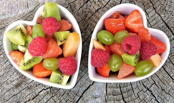 Dieta skaona pestycydami – nowy ranking najbardziej zatrutych warzyw i owocw. Dowiedz si czego unika i jakie warzywa oraz owoce wybra, eby je zdrowiej