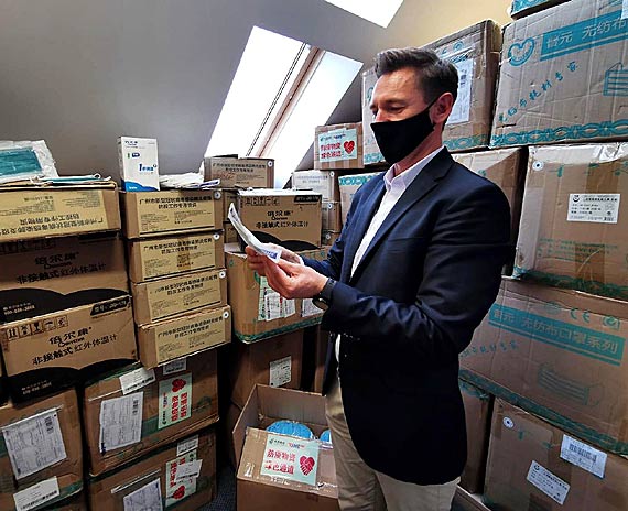 Ponad 60 tysicy sztuk sprztu na walk z koronawirusem w regionie.  Pozytywny odzew wadz prowincji Guangdong na prob marszaka Geblewicza