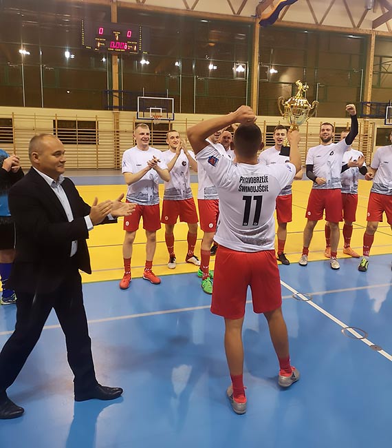 Prawobrzee winoujcie zdobywc Pucharu Polski w Futsalu ZZPN!