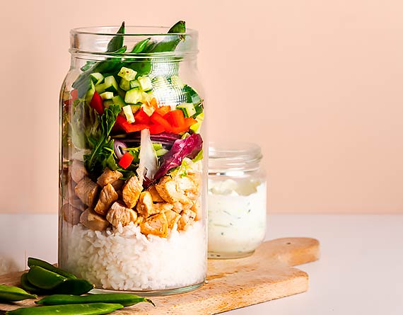 Przepis kulinarny Lunchbox z ryem, kurczakiem i warzywami