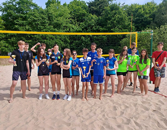 Piłka siatkowa plażowa dziewcząt i chłopców w ramach Igrzysk Młodzieży Szkolnej 2022/2023