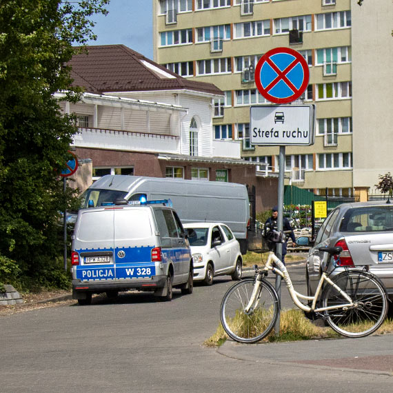 Potrcona przez samochd rowerzystka zostaa zabrana do szpitala